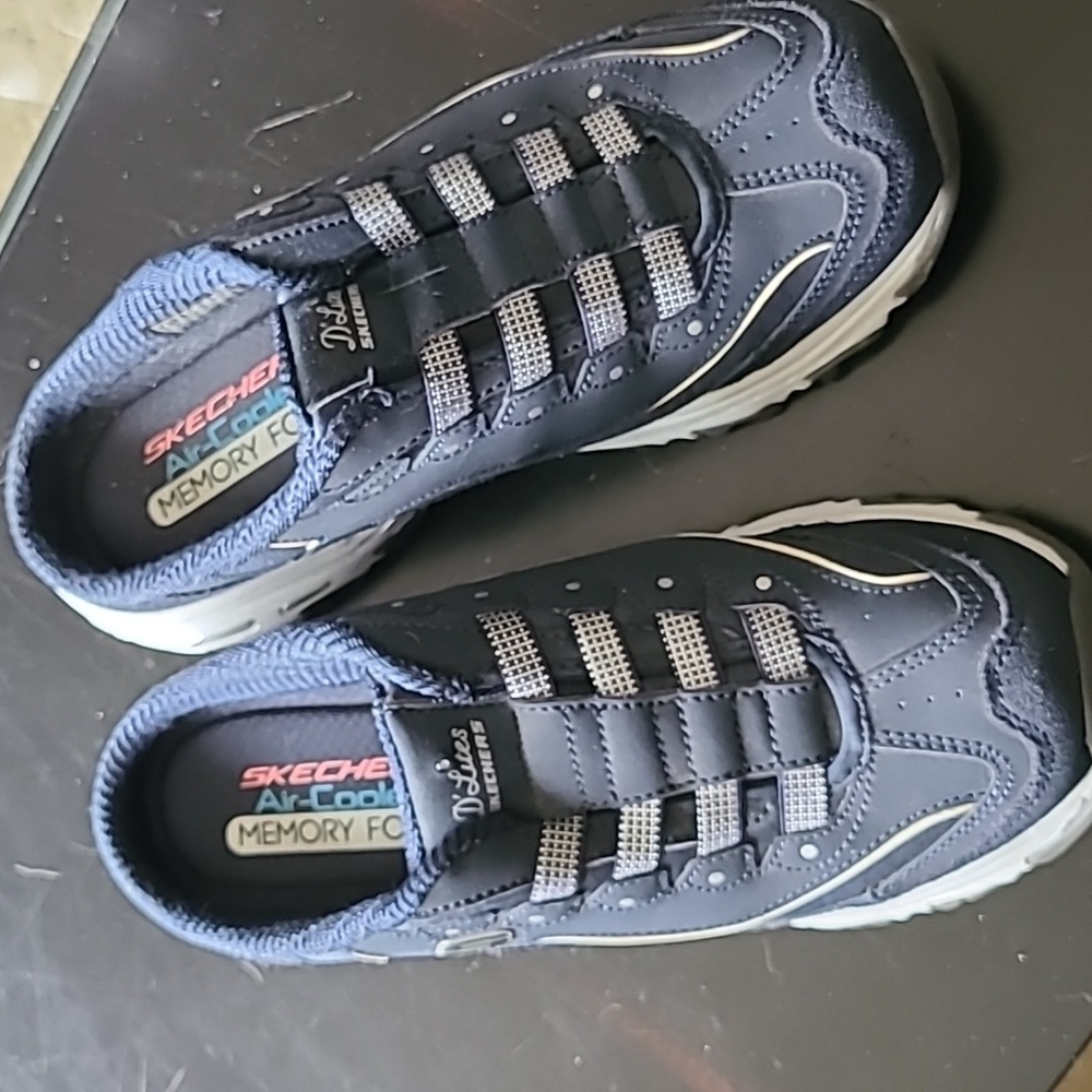 Skechers D'lites Slip-On Sneakers